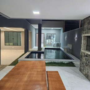 Belíssima casa há 100 M da Praia